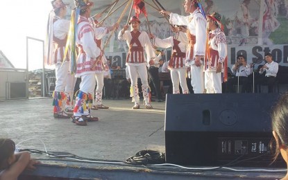 Grupul de Calusari  la Festivalul Calusului Argesean
