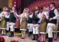 Dansatorii Ansamblului ”Doina Bascovului”, prestatie de excelenta in cadrul spectacolului ”Traditii muntenesti”!