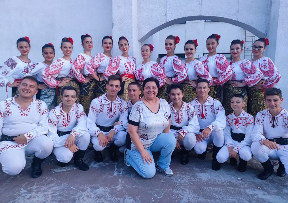 Activitate intensă, în luna iulie, a artiștilor de la Casa de Cultură Bascov